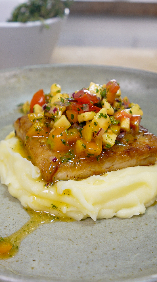 O que servir ou não ao consumidor é uma decisão que parte não dele, mas sim da cozinha. O comprador apenas valida a decisão tomada pelo food service na cozinha