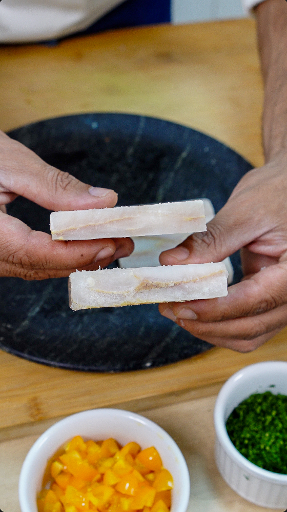 Cadeia de frio, a rastreabilidade, a consistência de porcionamento e a ausência total de espinhas são condições inegociáveis no segmento de catering aéreo